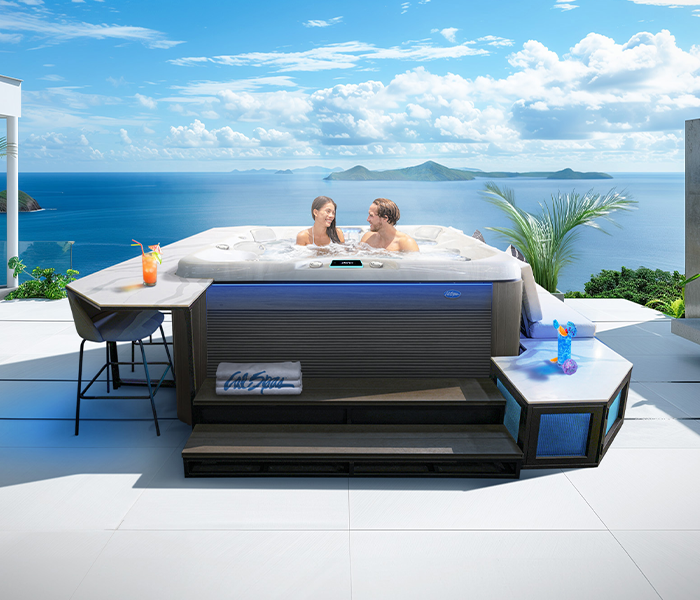 Calspas hot tub being used in a family setting - Mill Villen